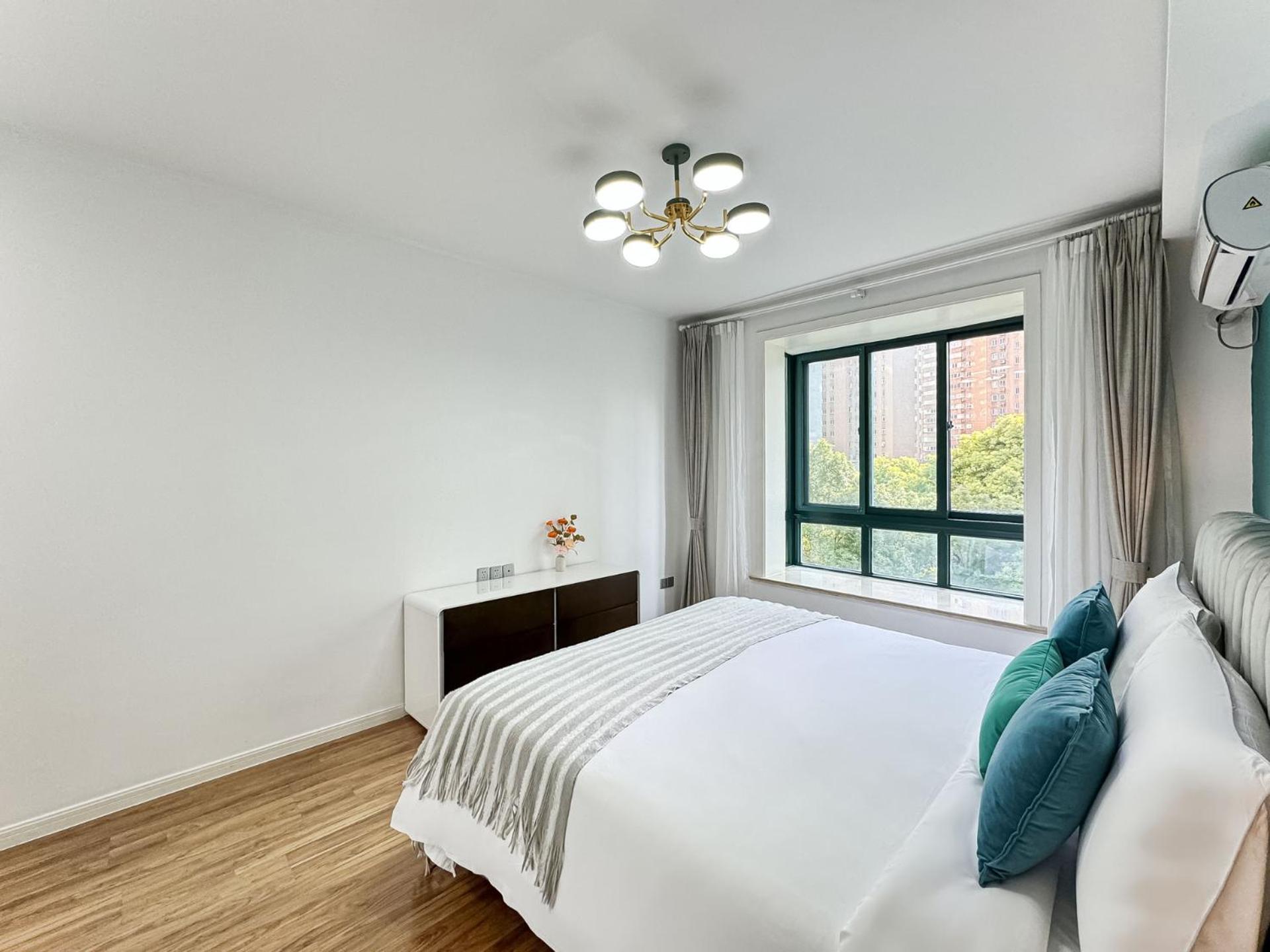 Tyms 3br 2ba Near Stadium Line 1 4