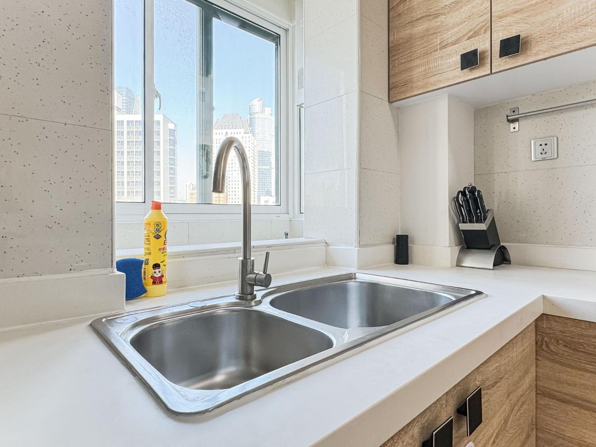 Tyms 3br 2ba Near Stadium Line 1 4 *